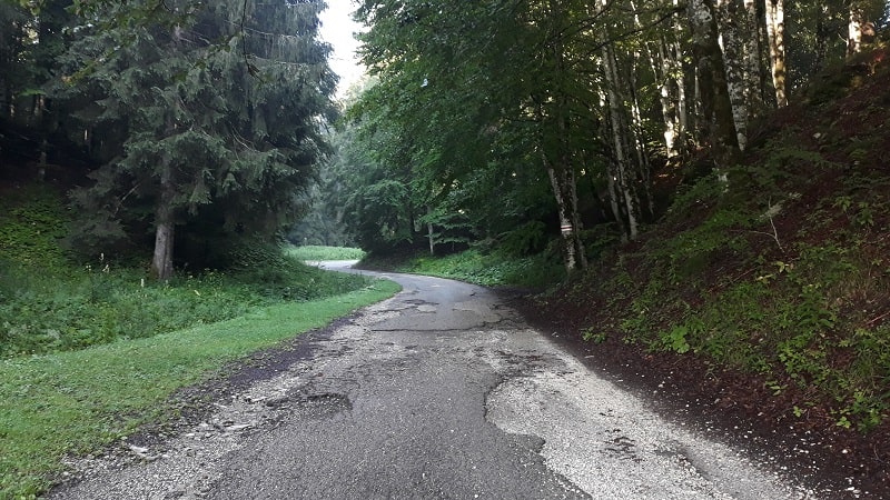 Strada per Vallorch