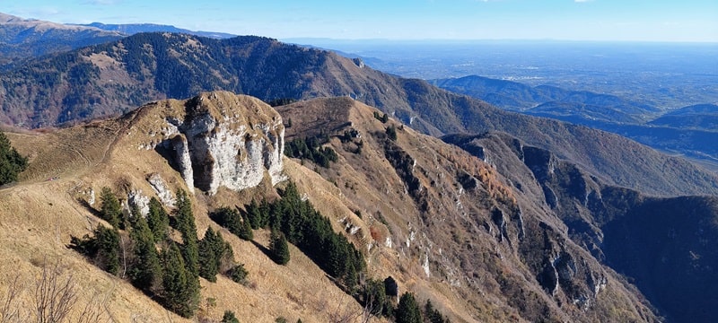 Anteprima Al bivacco dei Loff per sentiero del Pissol, cima Vallon Scuro e Costa del Vent