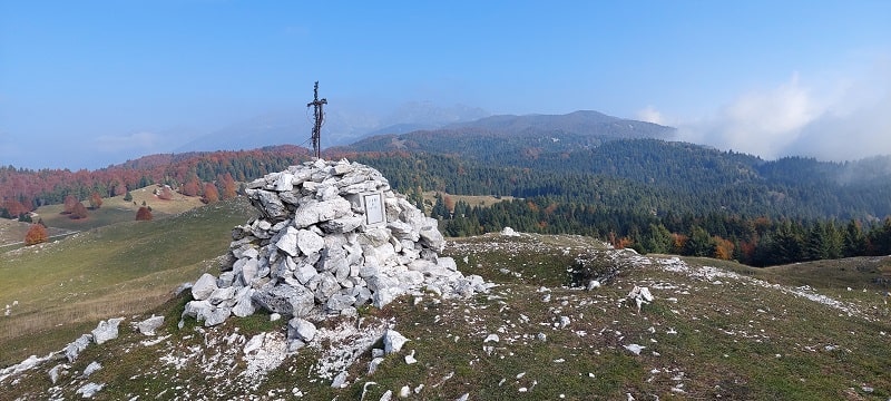 Anteprima Il Col dei Scios dalla piana del Cansiglio