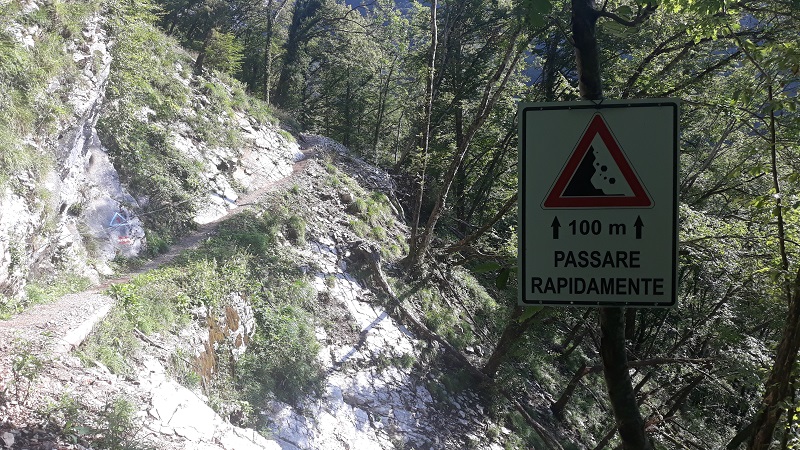Tratto di frana/lavori.